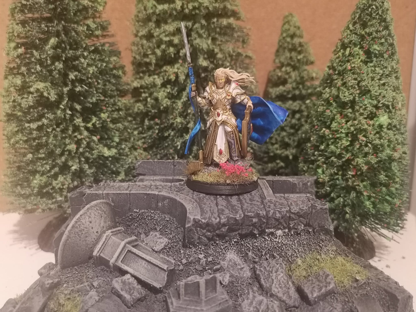 Polomhir, Silvermoor Elves Commander with Spear and Shield