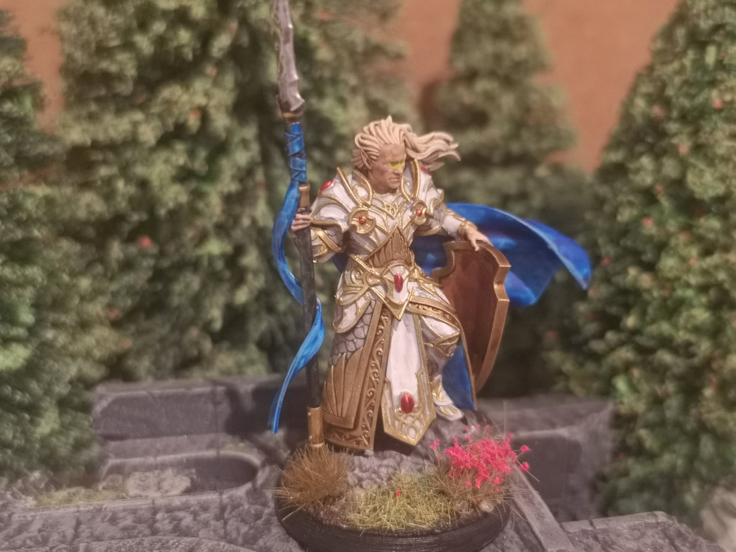 Polomhir, Silvermoor Elves Commander with Spear and Shield