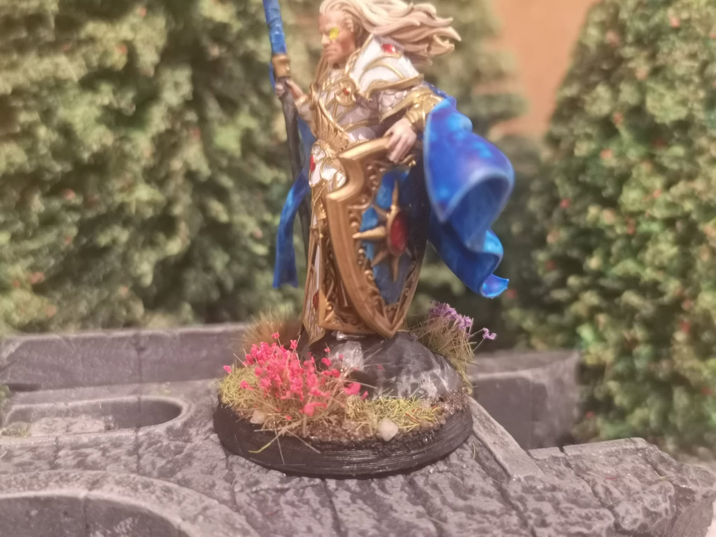 Polomhir, Silvermoor Elves Commander with Spear and Shield