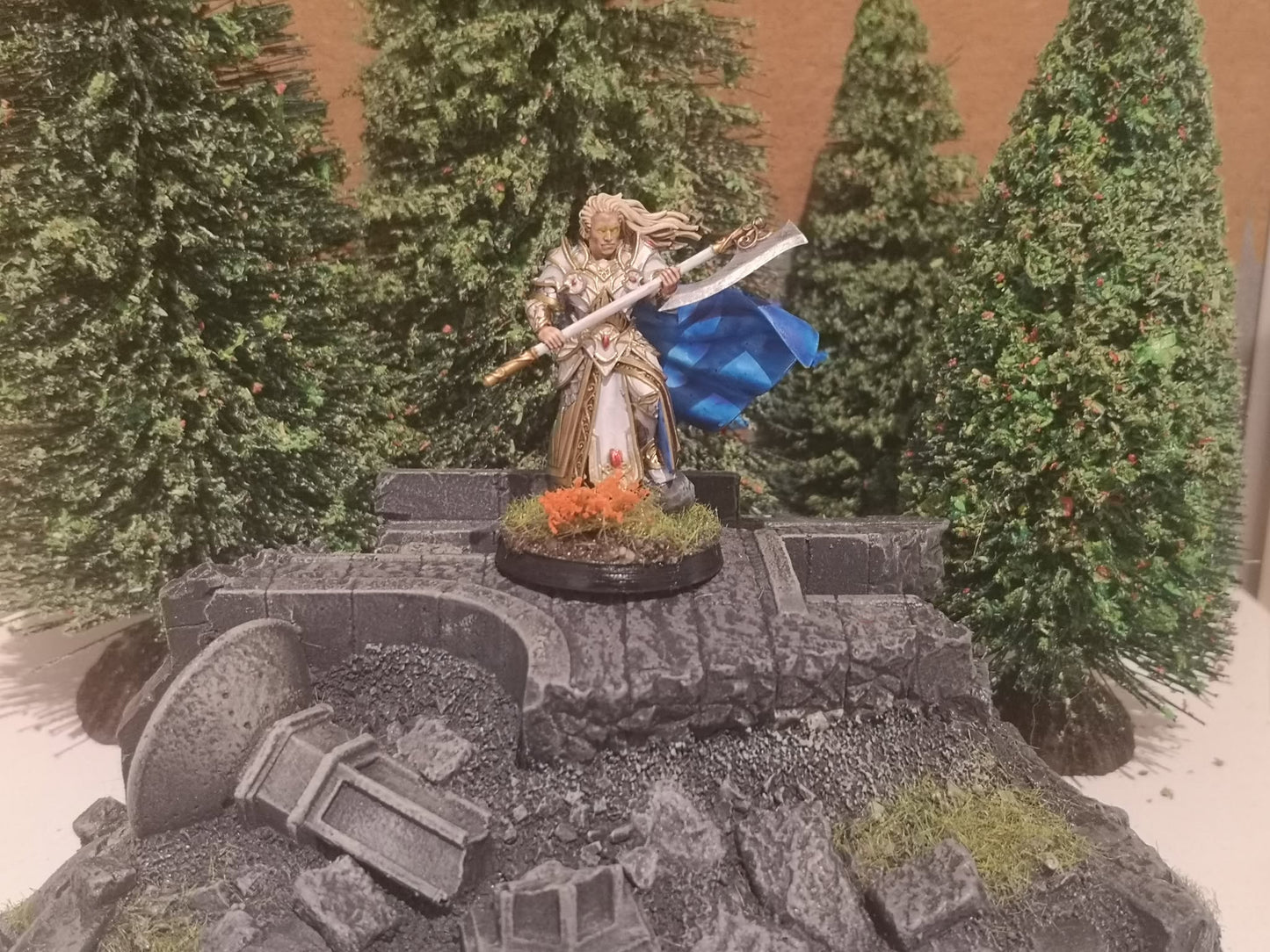 Polomhir, Silvermoor Elves Commander with Two handed Axe